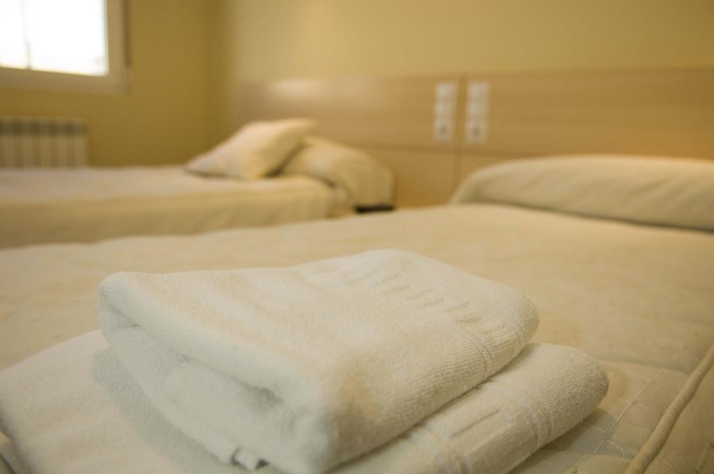 Hostal Europa Castejón Esterno foto